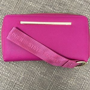 Steve Madden zip around wallet wristlet